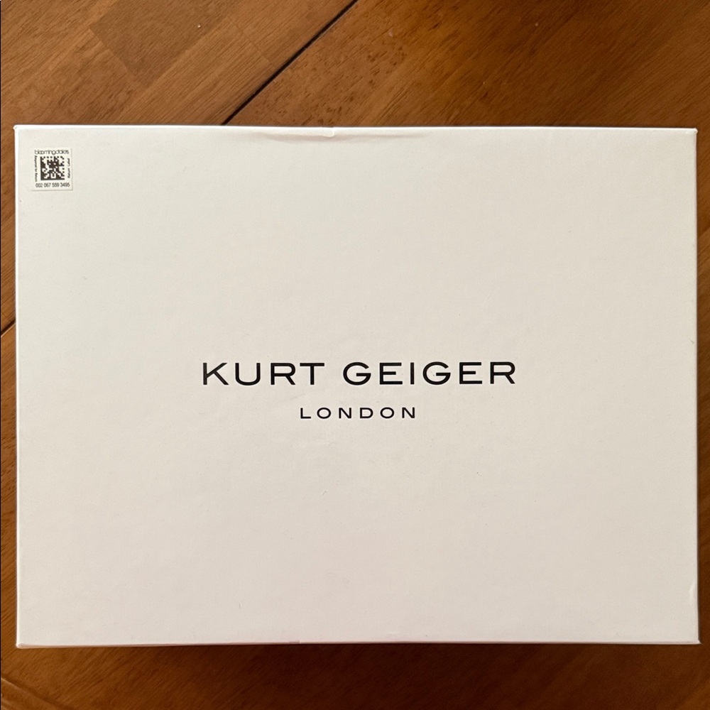 Kurt Geiger sneakers in original box ( never used )